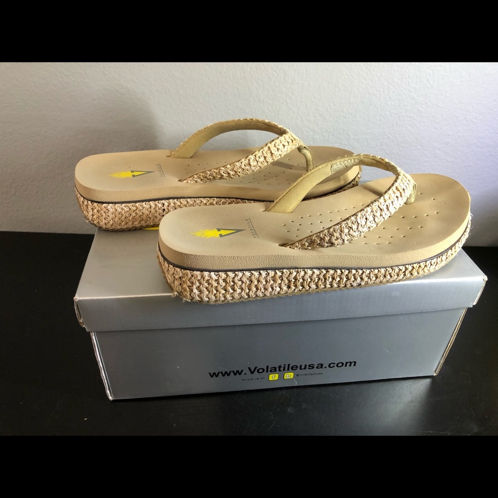 Volatile light tan wedges
